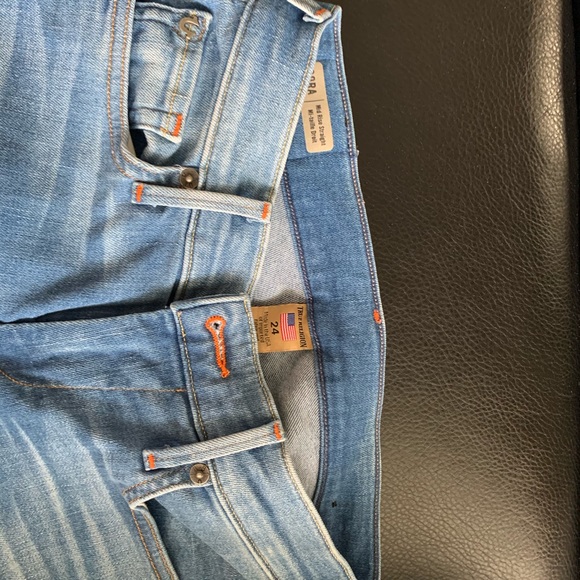 Size 24 - Picture 2 of 3